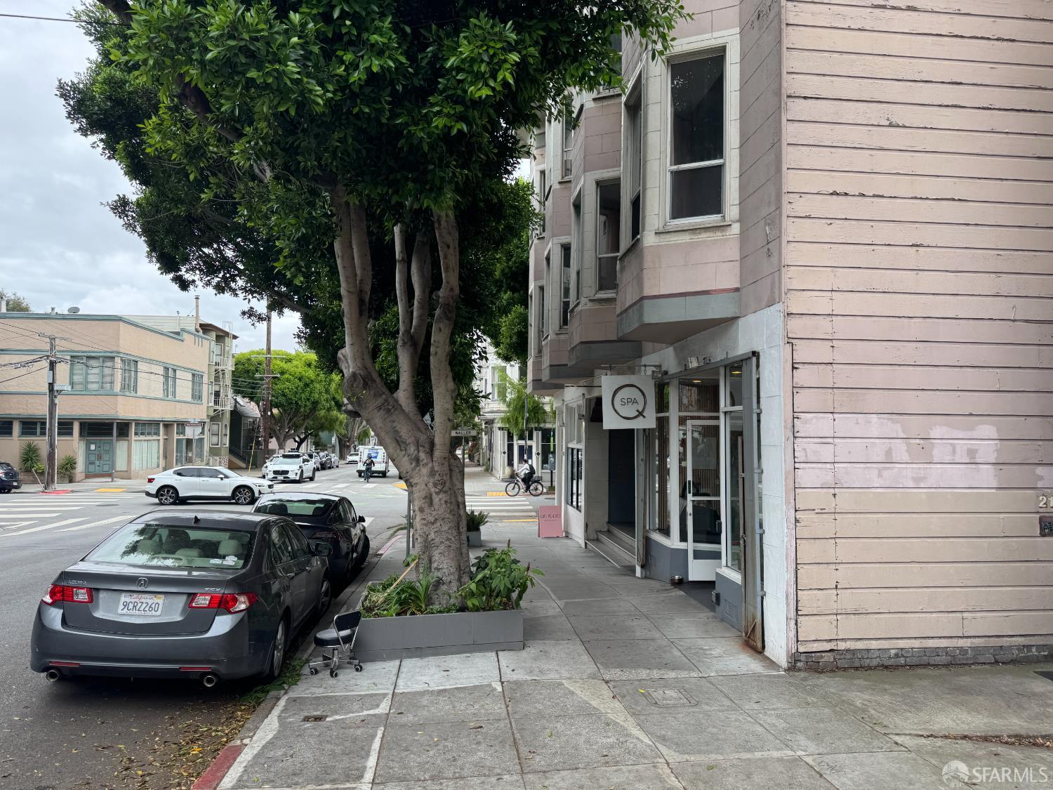 Detail Gallery Image 2 of 15 For 211 Steiner St, San Francisco,  CA 94117 - – Beds | – Baths