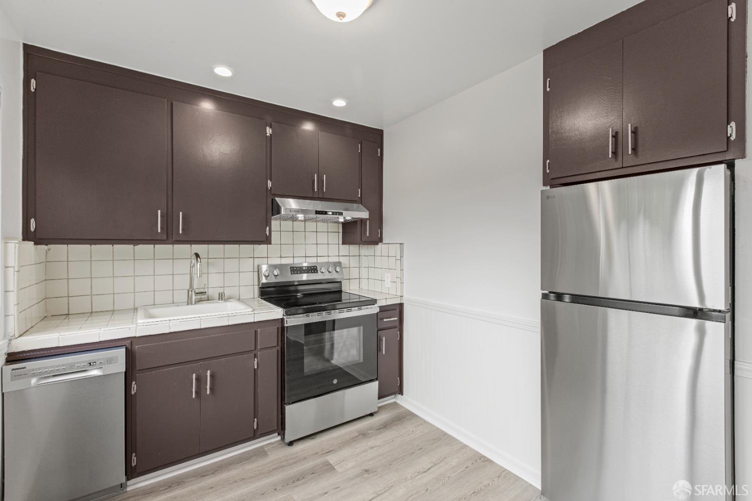 Detail Gallery Image 15 of 52 For 554 Monterey Blvd, San Francisco,  CA 94127 - – Beds | – Baths