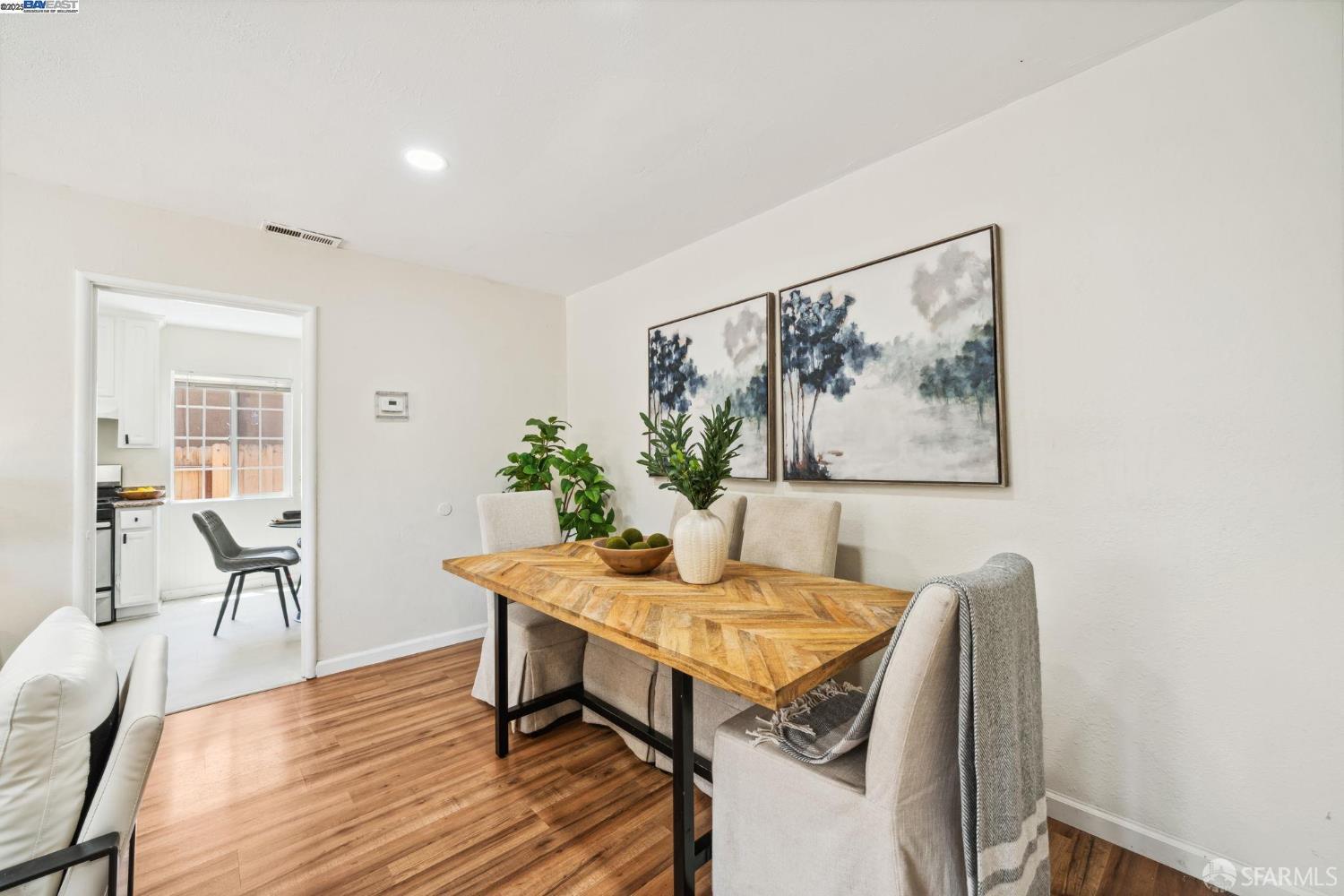 Detail Gallery Image 5 of 48 For 16829 Daryl Ave, San Lorenzo,  CA 94580 - 5 Beds | 2 Baths