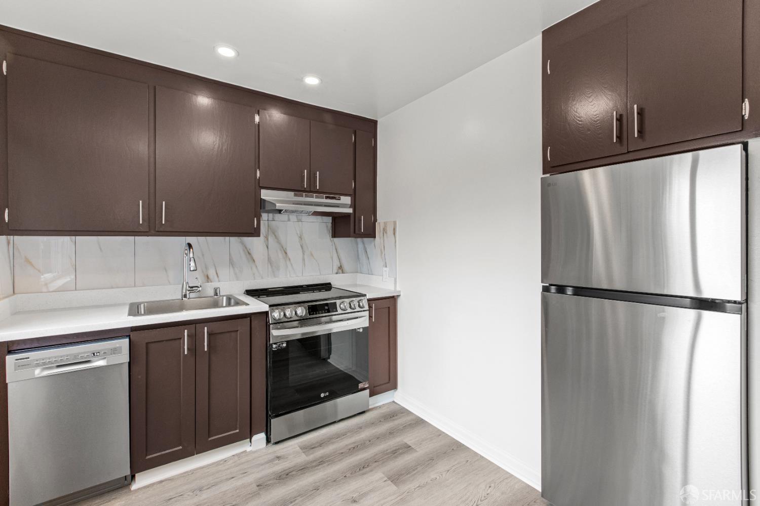 Detail Gallery Image 27 of 52 For 554 Monterey Blvd, San Francisco,  CA 94127 - – Beds | – Baths