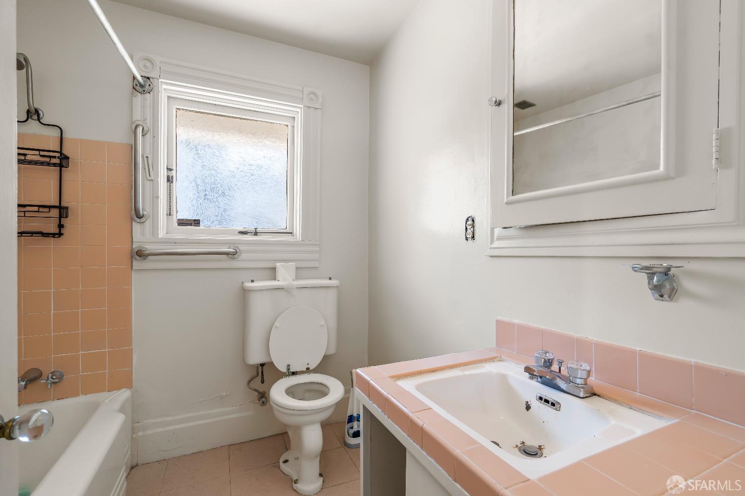 Detail Gallery Image 14 of 26 For 2160 Vallejo St, San Francisco,  CA 24123 - – Beds | – Baths