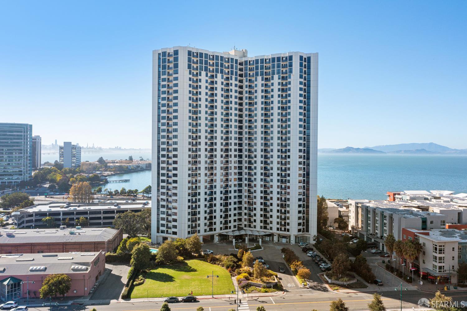 Detail Gallery Image 74 of 79 For 6363 Christie Ave #1203,  Emeryville,  CA 94608 - 1 Beds | 1 Baths