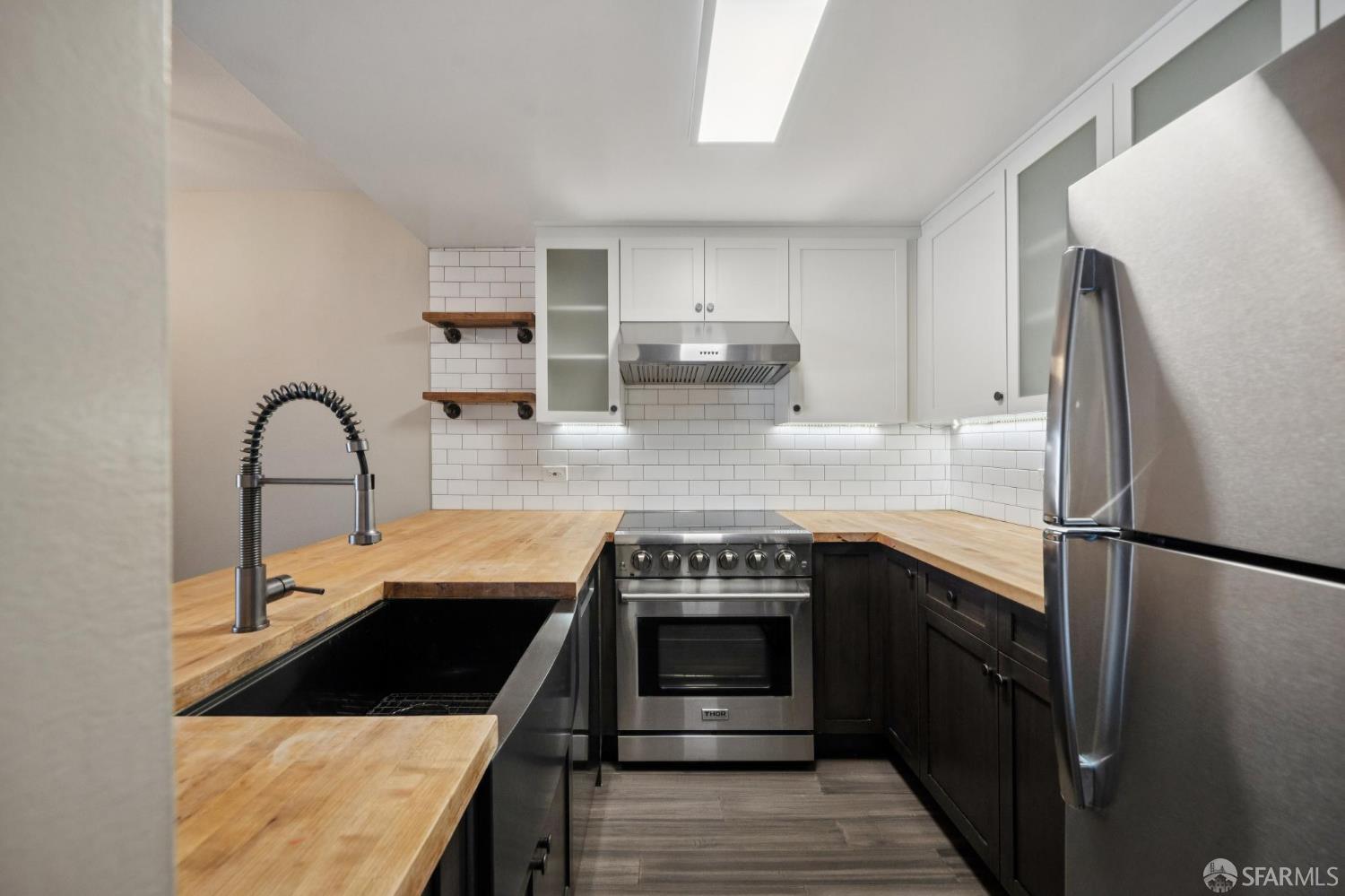 Photo #3: 425081550 Listing 