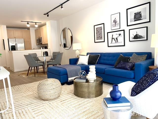 Photo #13: 425060867 Listing: Photo #13