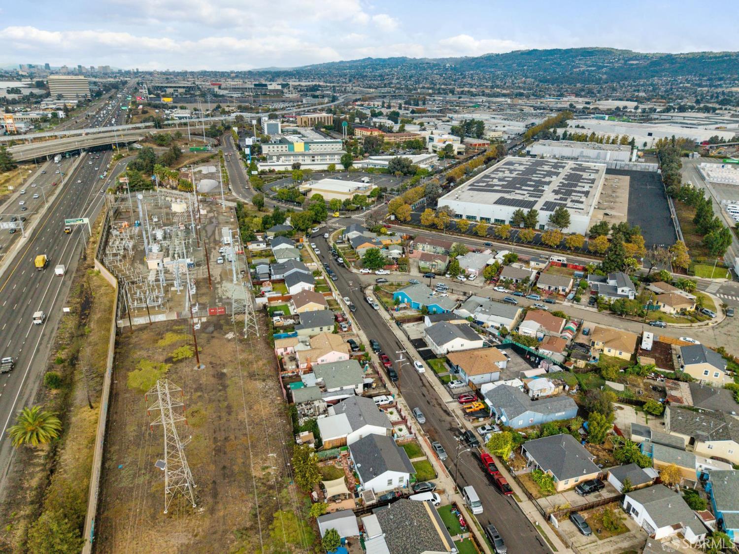 Detail Gallery Image 15 of 19 For 435 Worth St, Oakland,  CA 94603 - 3 Beds | 1 Baths