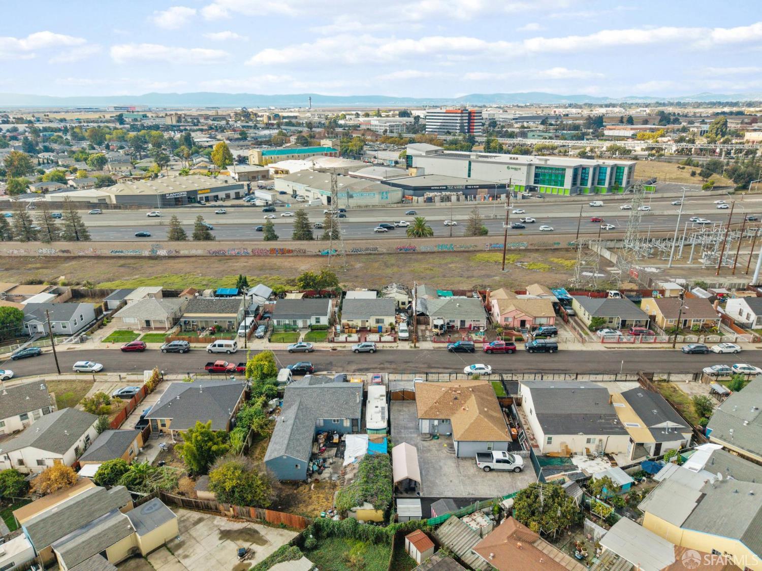 Detail Gallery Image 8 of 19 For 435 Worth St, Oakland,  CA 94603 - 3 Beds | 1 Baths