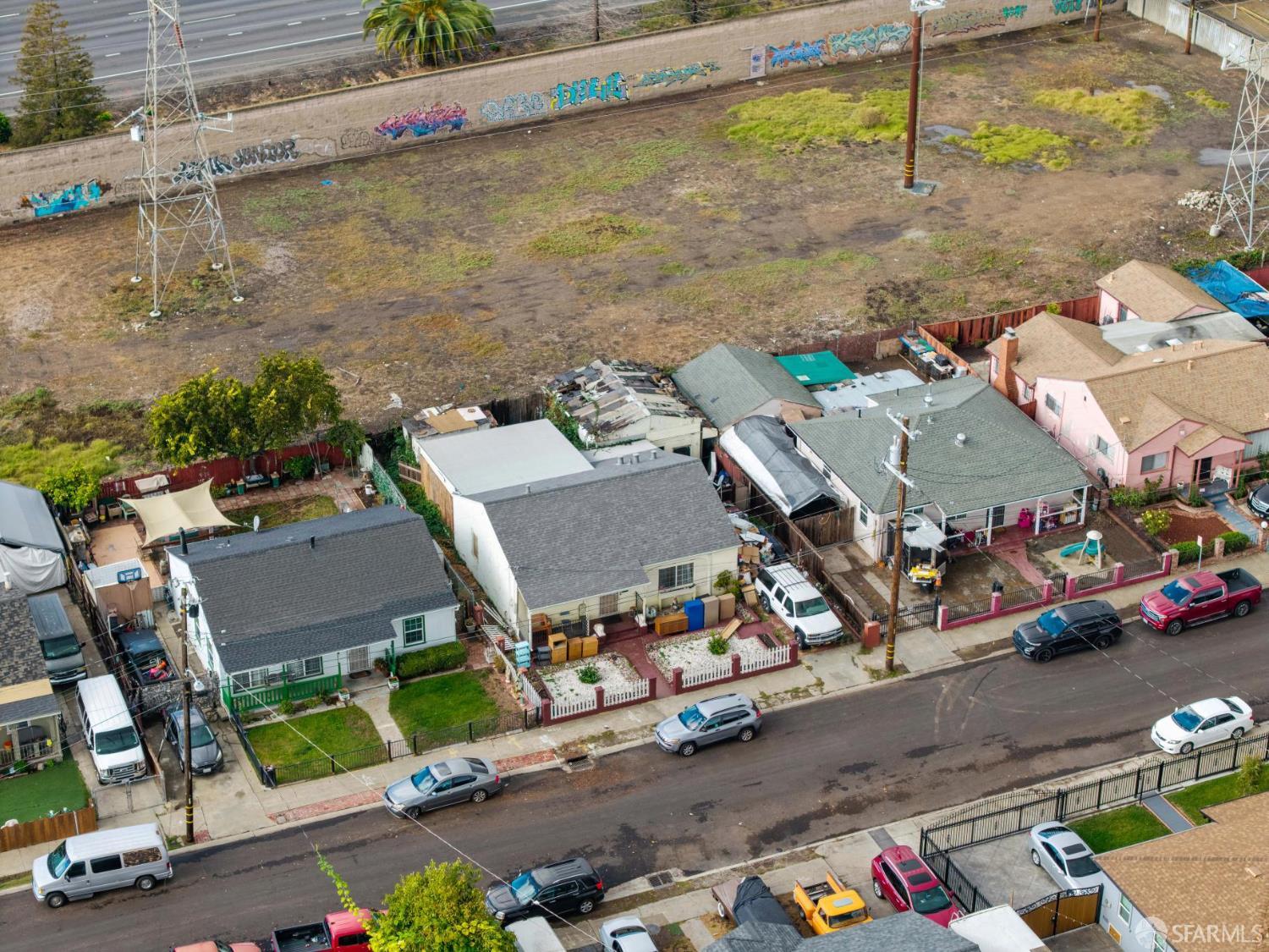 Detail Gallery Image 16 of 19 For 435 Worth St, Oakland,  CA 94603 - 3 Beds | 1 Baths