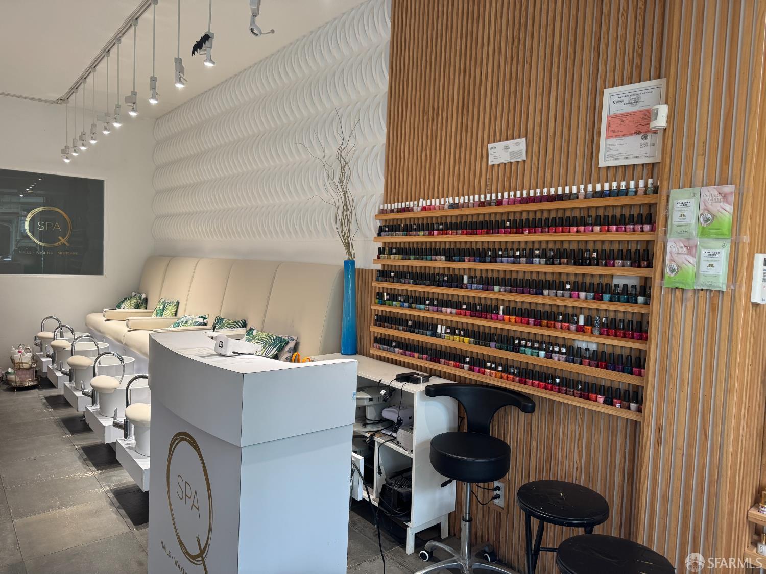 Detail Gallery Image 4 of 15 For 211 Steiner St, San Francisco,  CA 94117 - – Beds | – Baths