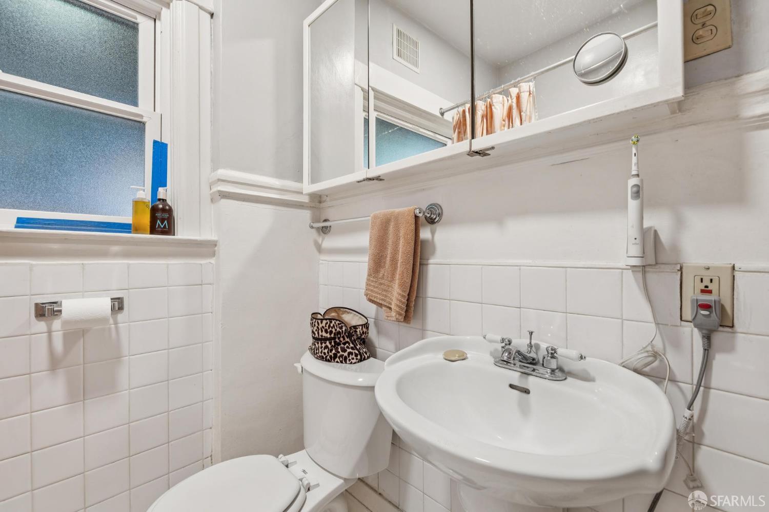 Detail Gallery Image 15 of 25 For 2732 Parker St, Berkeley,  CA 94704 - – Beds | – Baths