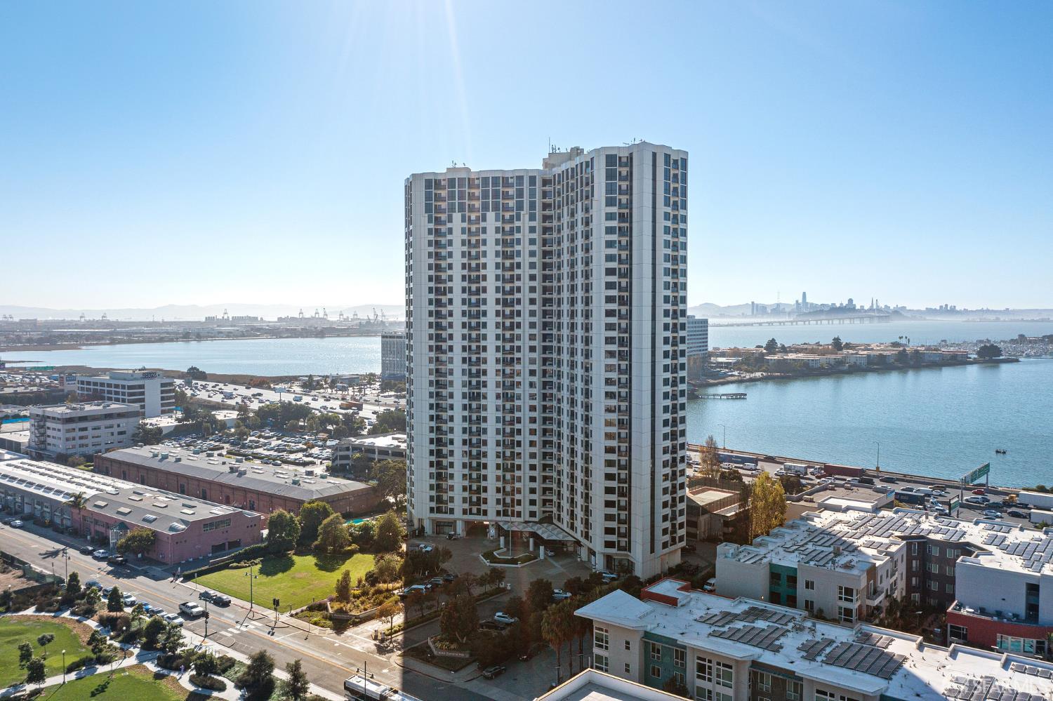 Detail Gallery Image 76 of 79 For 6363 Christie Ave #1203,  Emeryville,  CA 94608 - 1 Beds | 1 Baths