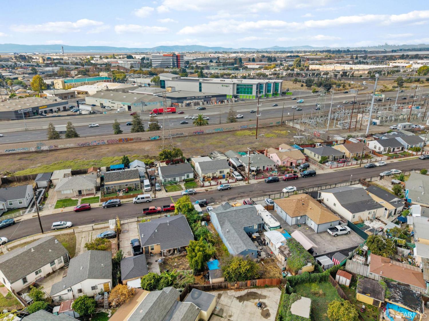 Detail Gallery Image 12 of 19 For 435 Worth St, Oakland,  CA 94603 - 3 Beds | 1 Baths