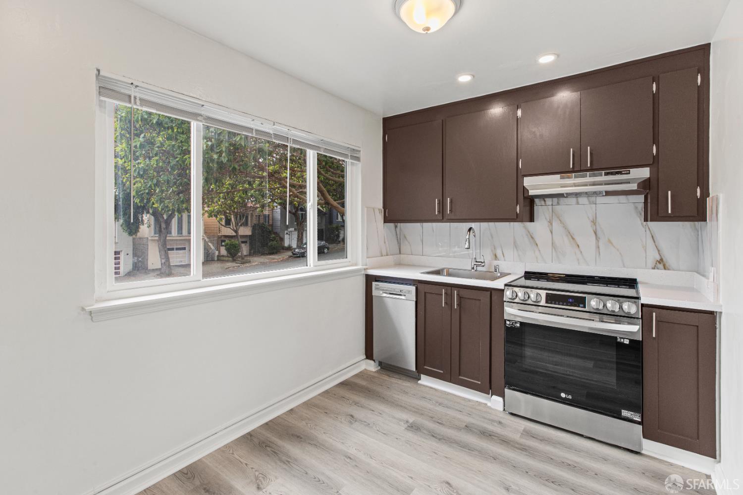 Detail Gallery Image 26 of 52 For 554 Monterey Blvd, San Francisco,  CA 94127 - – Beds | – Baths