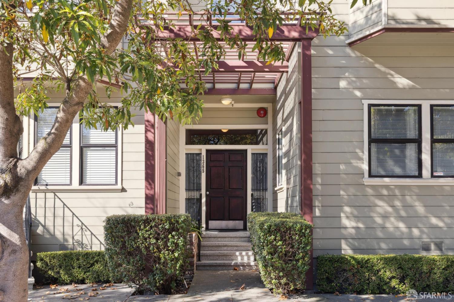 Photo #5: 425081669 Listing 