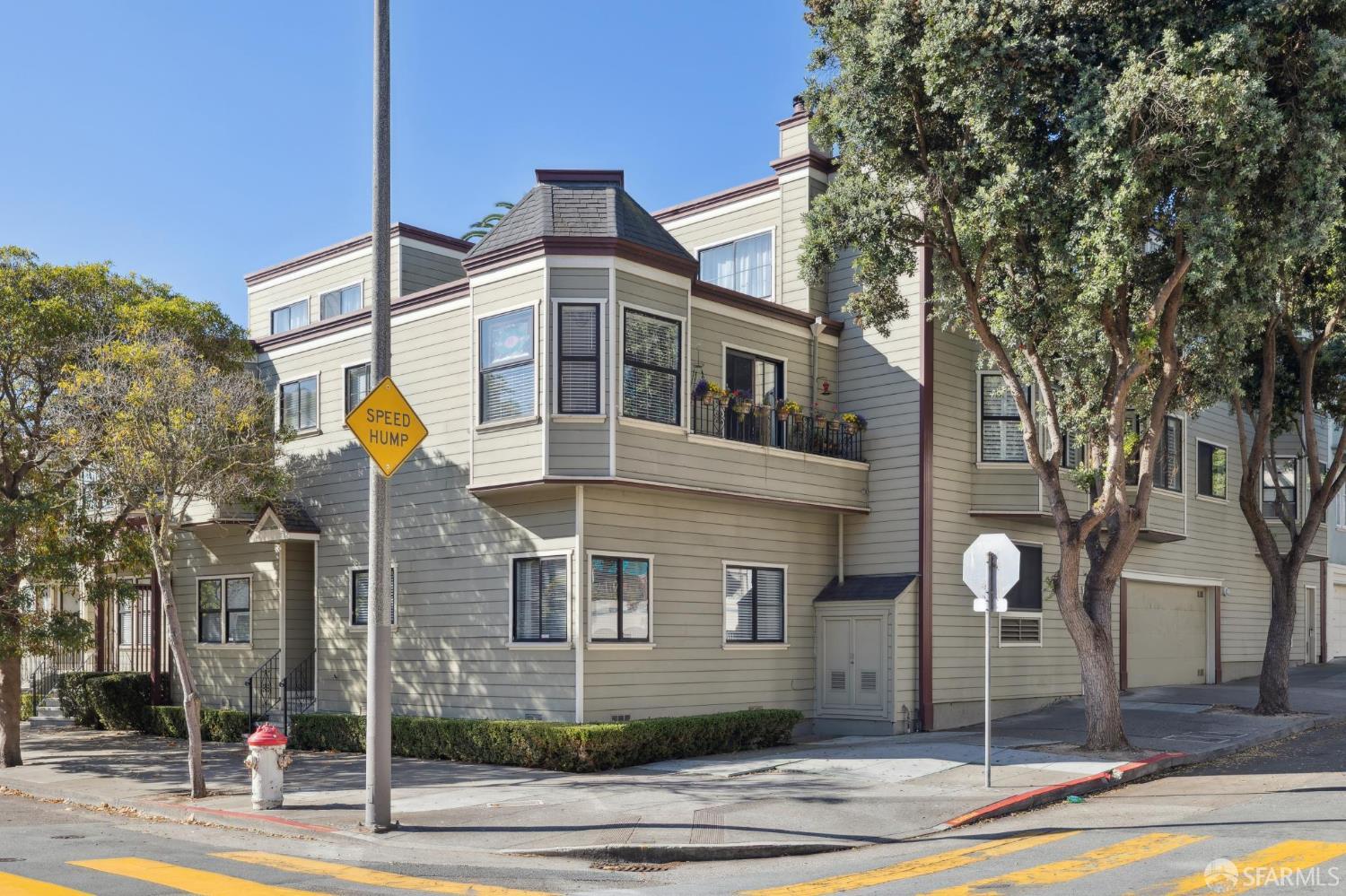 Photo #3: 425081669 Listing 