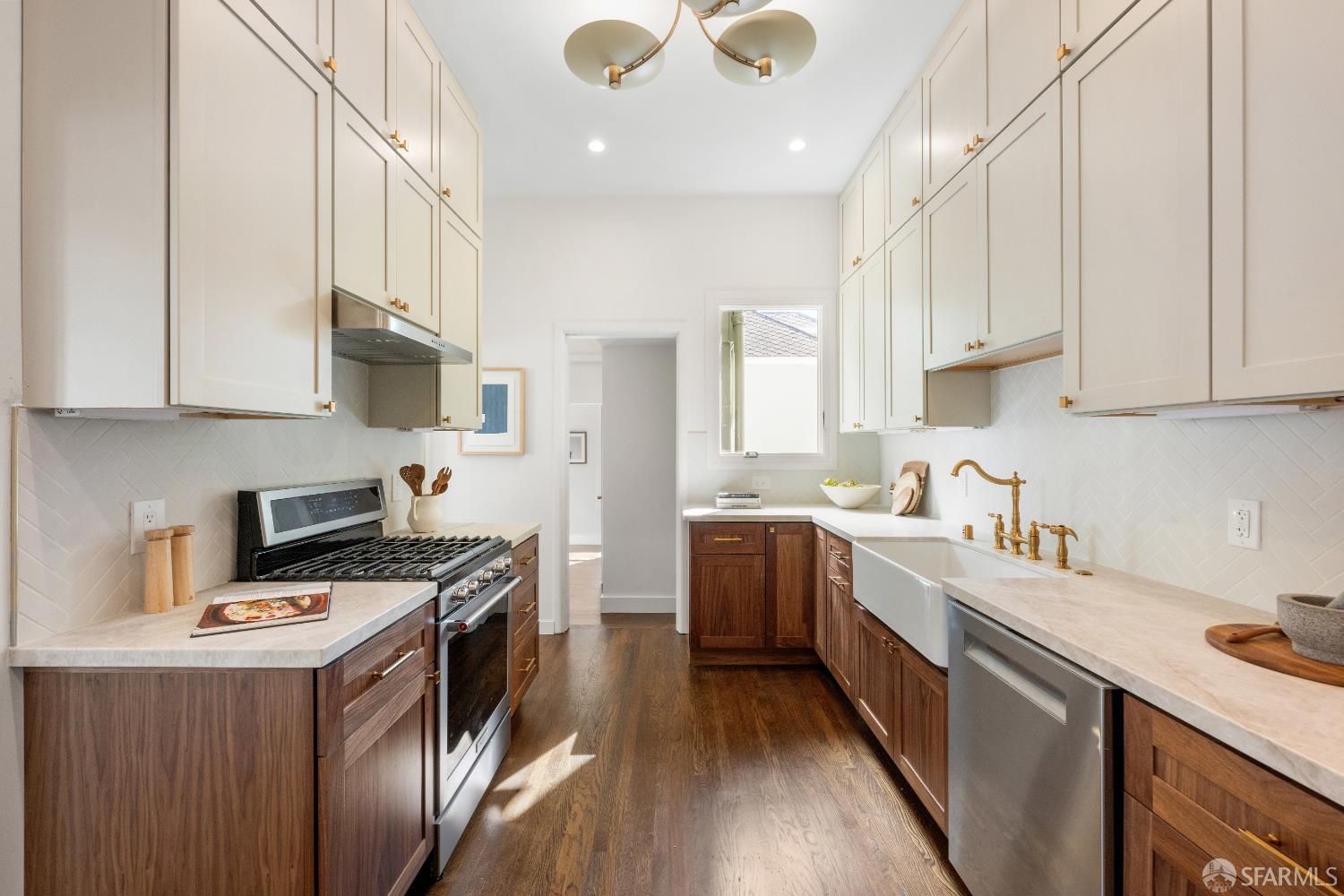 Detail Gallery Image 11 of 45 For 25 Parnassus Ave, San Francisco,  CA 94117 - 3 Beds | 2/1 Baths