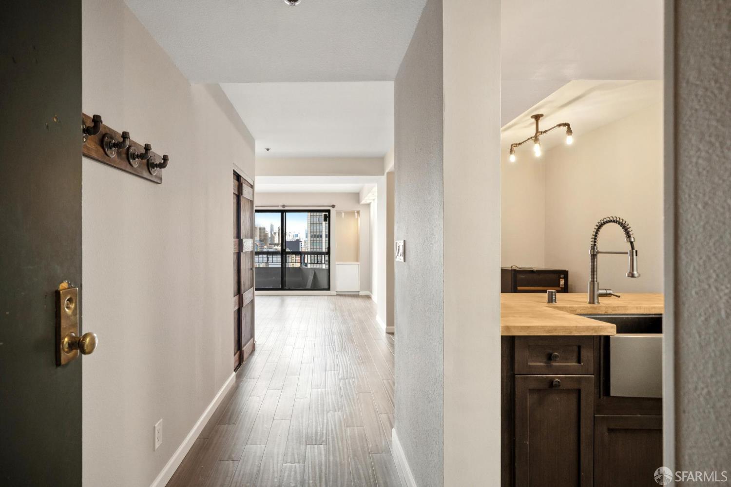 Photo #2: 425081550 Listing 