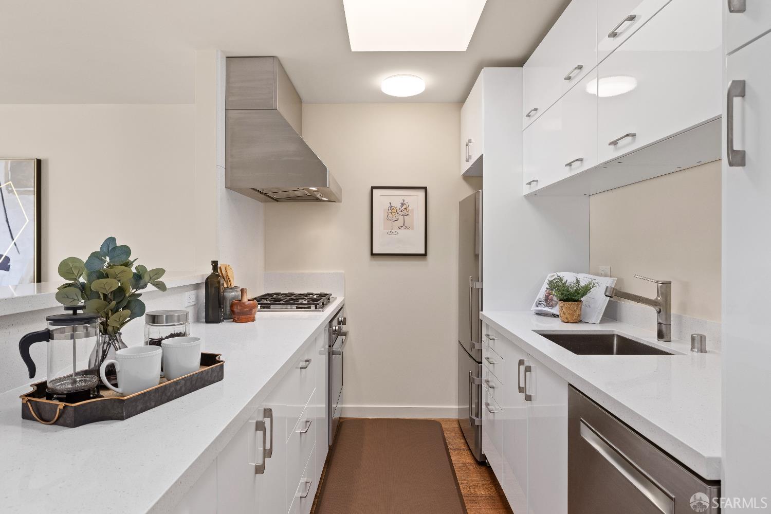 Detail Gallery Image 10 of 26 For 1635 10th Ave #5,  San Francisco,  CA 94122 - 1 Beds | 1 Baths