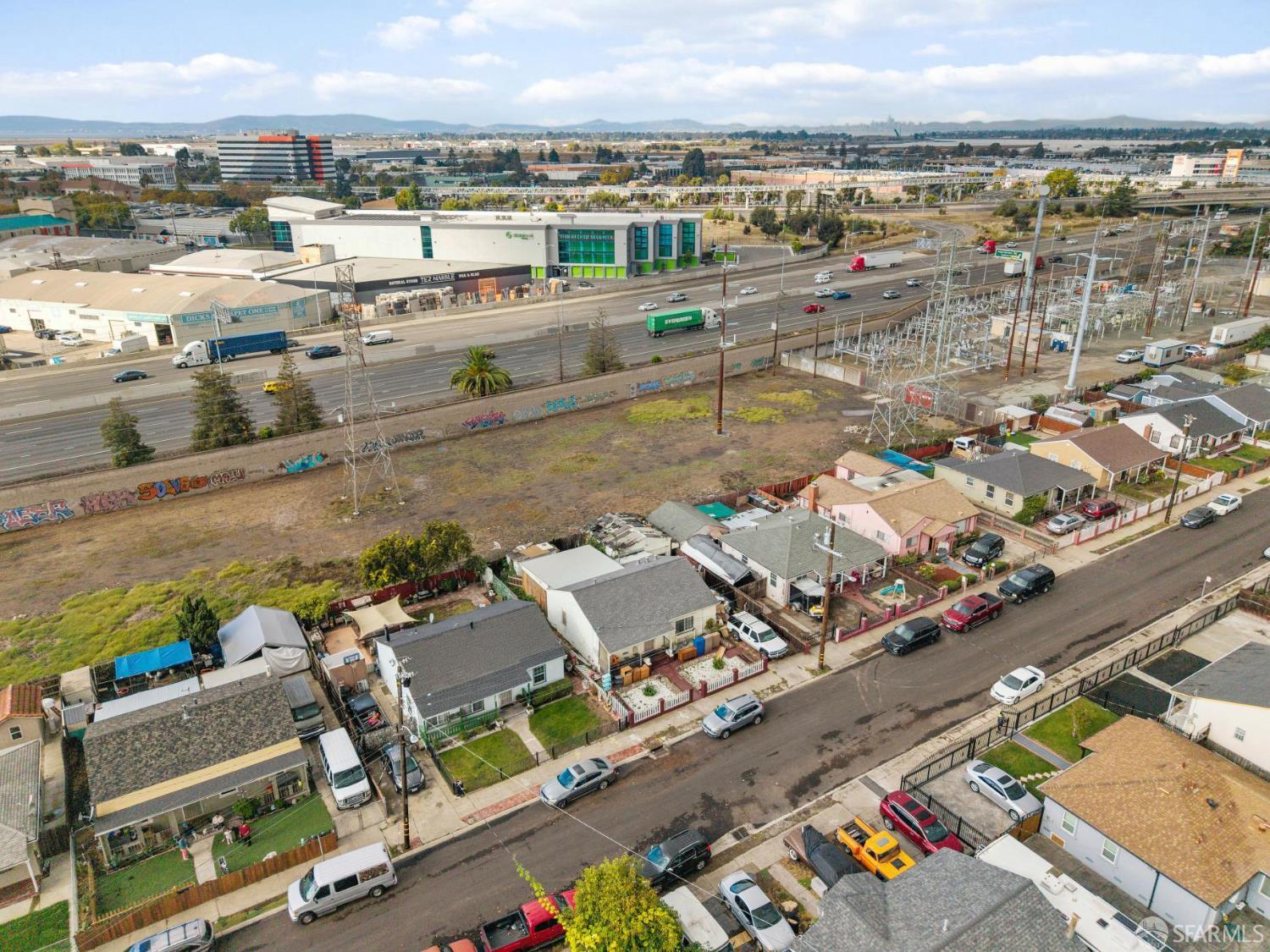 Detail Gallery Image 17 of 19 For 435 Worth St, Oakland,  CA 94603 - 3 Beds | 1 Baths