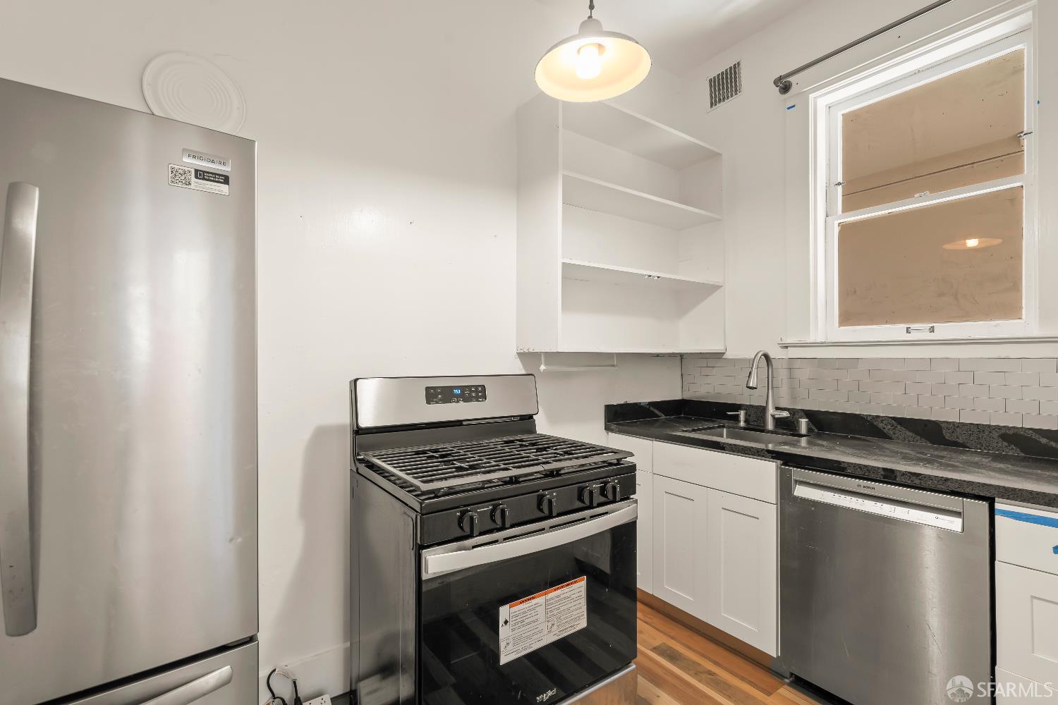 Detail Gallery Image 19 of 26 For 2160 Vallejo St, San Francisco,  CA 24123 - – Beds | – Baths