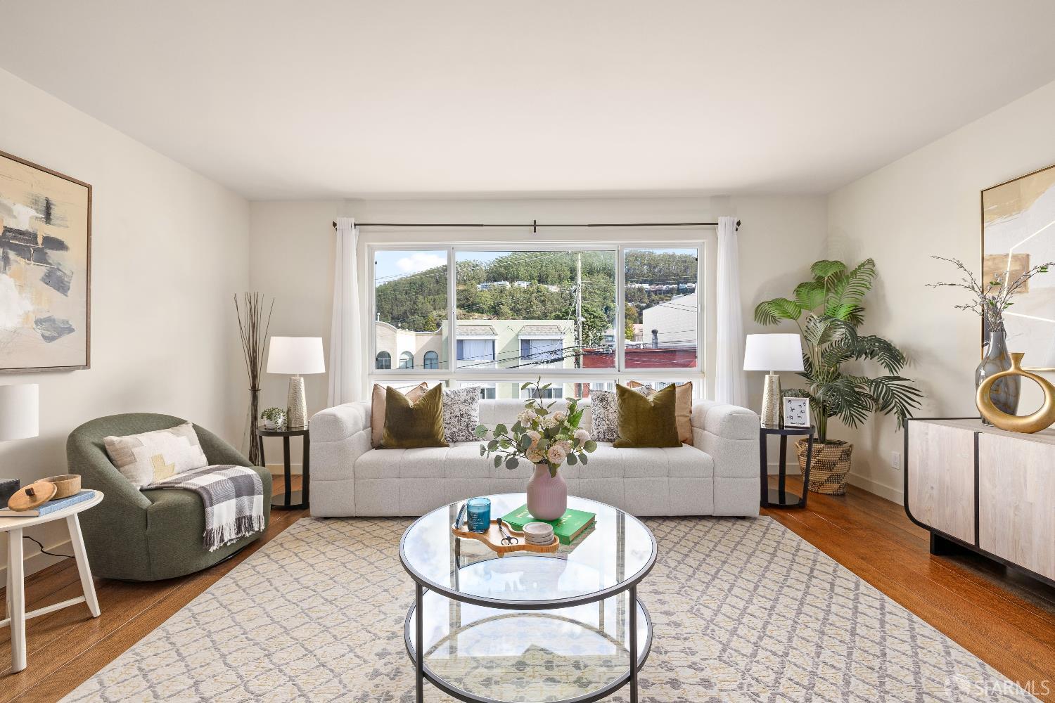 Detail Gallery Image 2 of 26 For 1635 10th Ave #5,  San Francisco,  CA 94122 - 1 Beds | 1 Baths