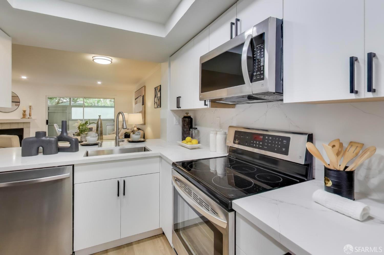 Detail Gallery Image 5 of 21 For 1077 Summerain Ct, San Jose,  CA 95122 - 1 Beds | 1/1 Baths