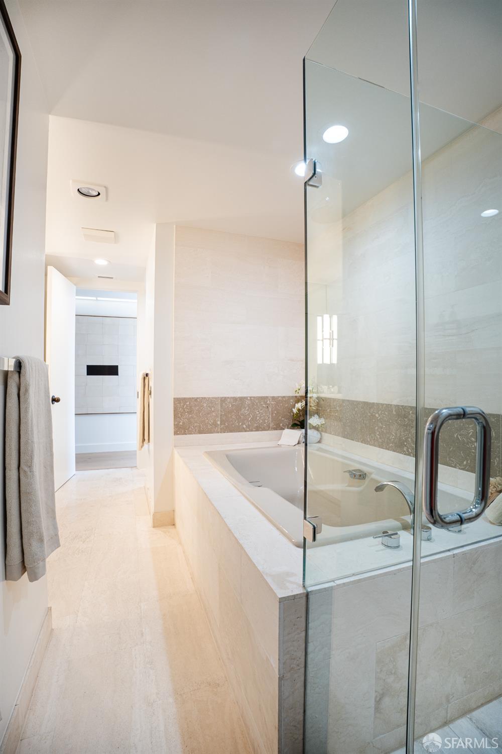 Photo #30: 425057711 Listing: Photo #30