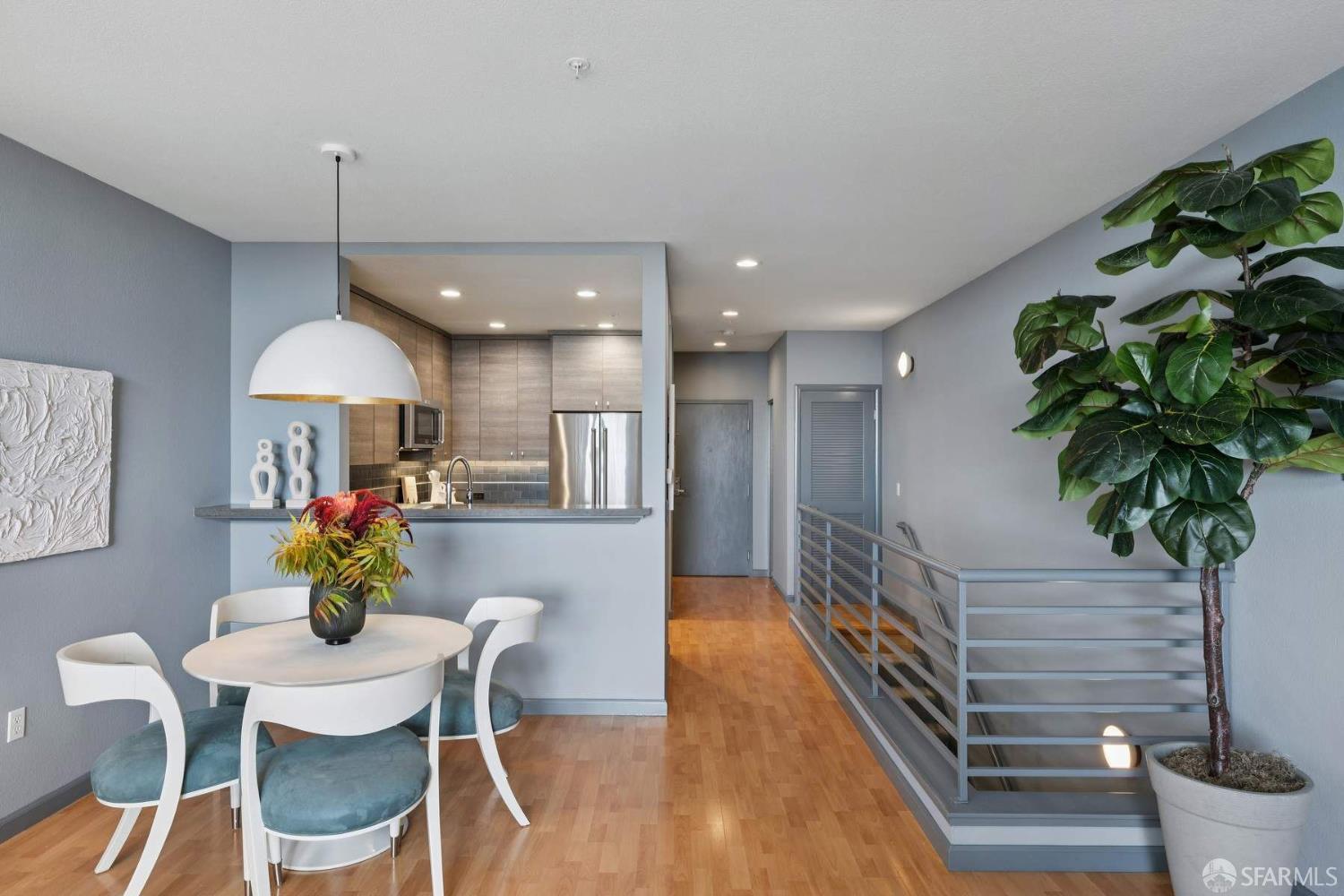 Photo #2: 425072709 Listing 