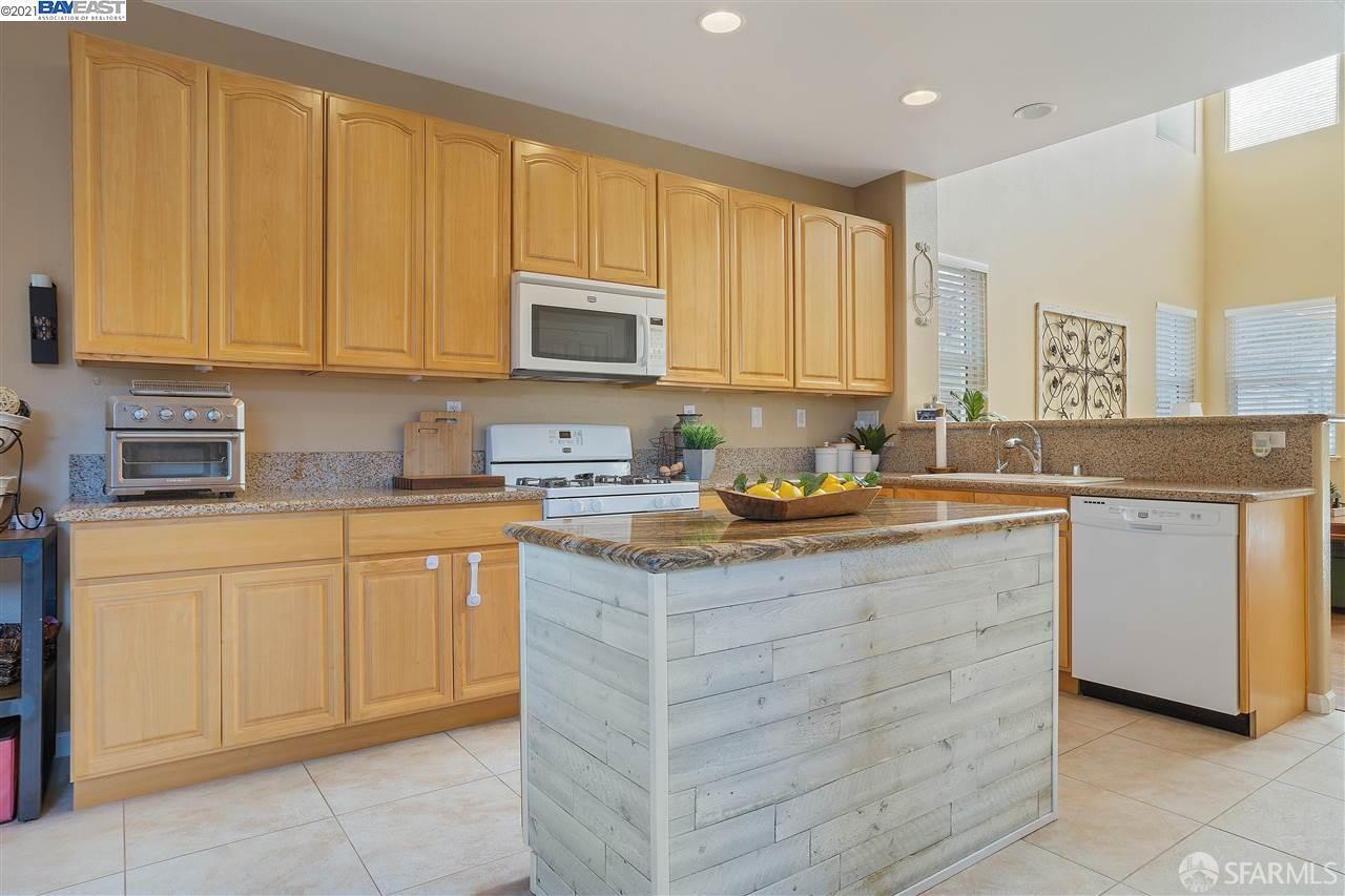 Detail Gallery Image 12 of 36 For 699 Flemish Ct, Brentwood,  CA 94513 - 4 Beds | 3 Baths