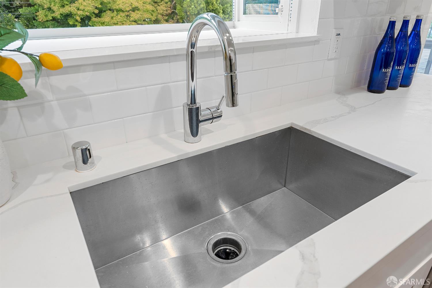 Detail Gallery Image 12 of 44 For 897 Parrott Dr, San Mateo,  CA 94402 - 3 Beds | 2/1 Baths