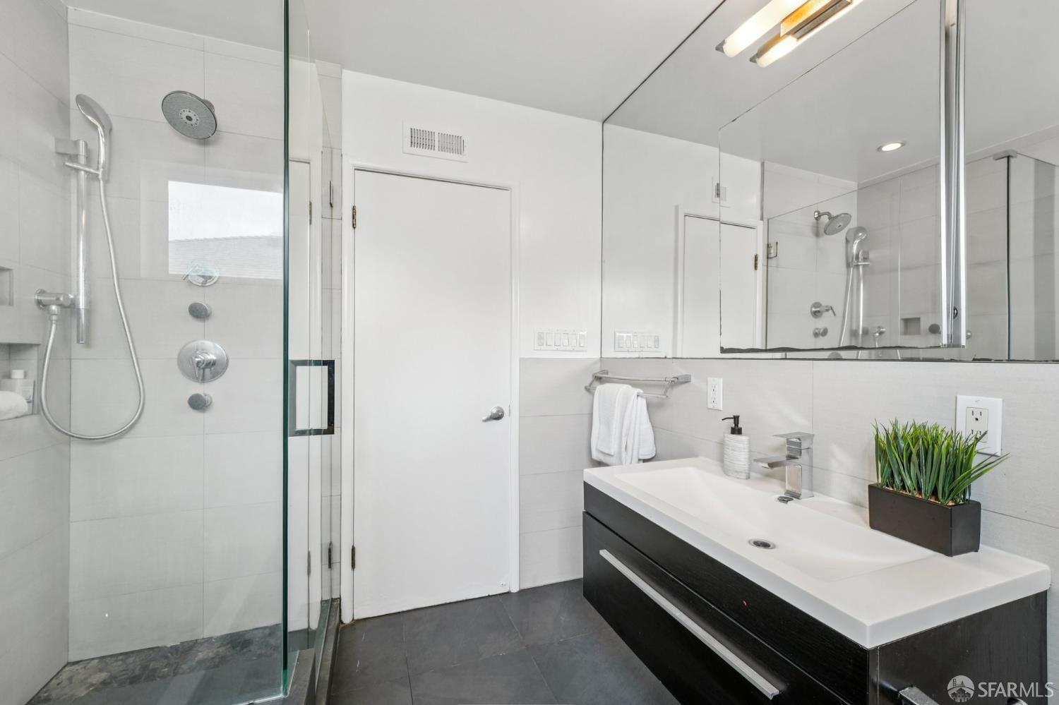 Detail Gallery Image 33 of 52 For 96 Belford Dr, Daly City,  CA 94015 - 3 Beds | 1/1 Baths