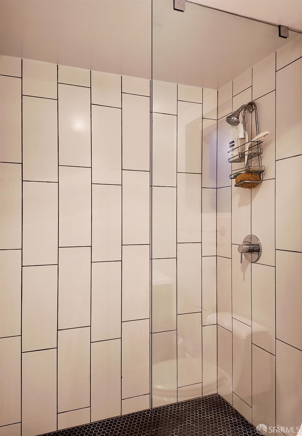 Detail Gallery Image 24 of 36 For 382 Green St #2,  San Francisco,  CA 94133 - 1 Beds | 2 Baths