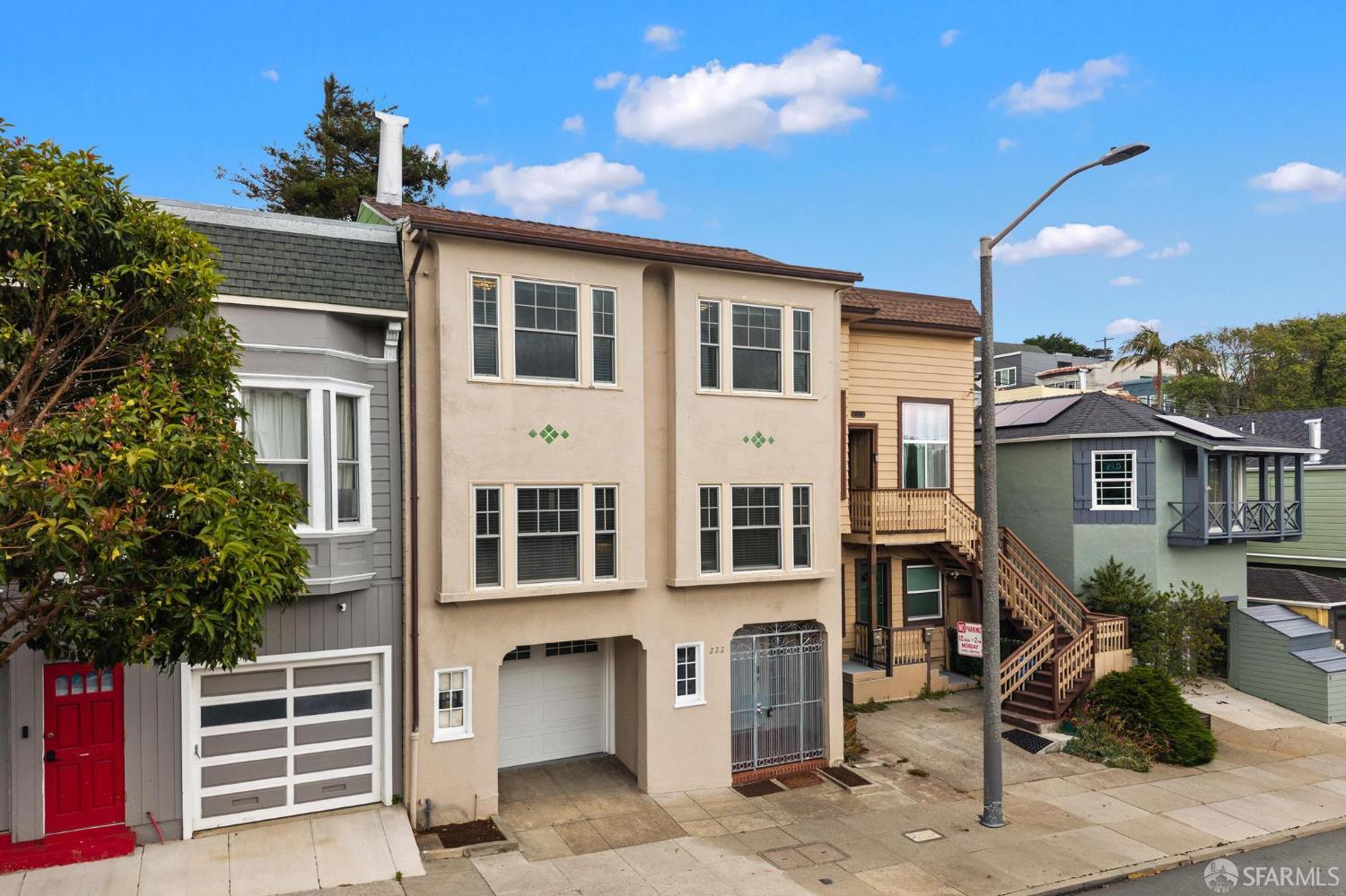 Detail Gallery Image 7 of 54 For 222 Monterey Blvd, San Francisco,  CA 94131 - 3 Beds | 2 Baths