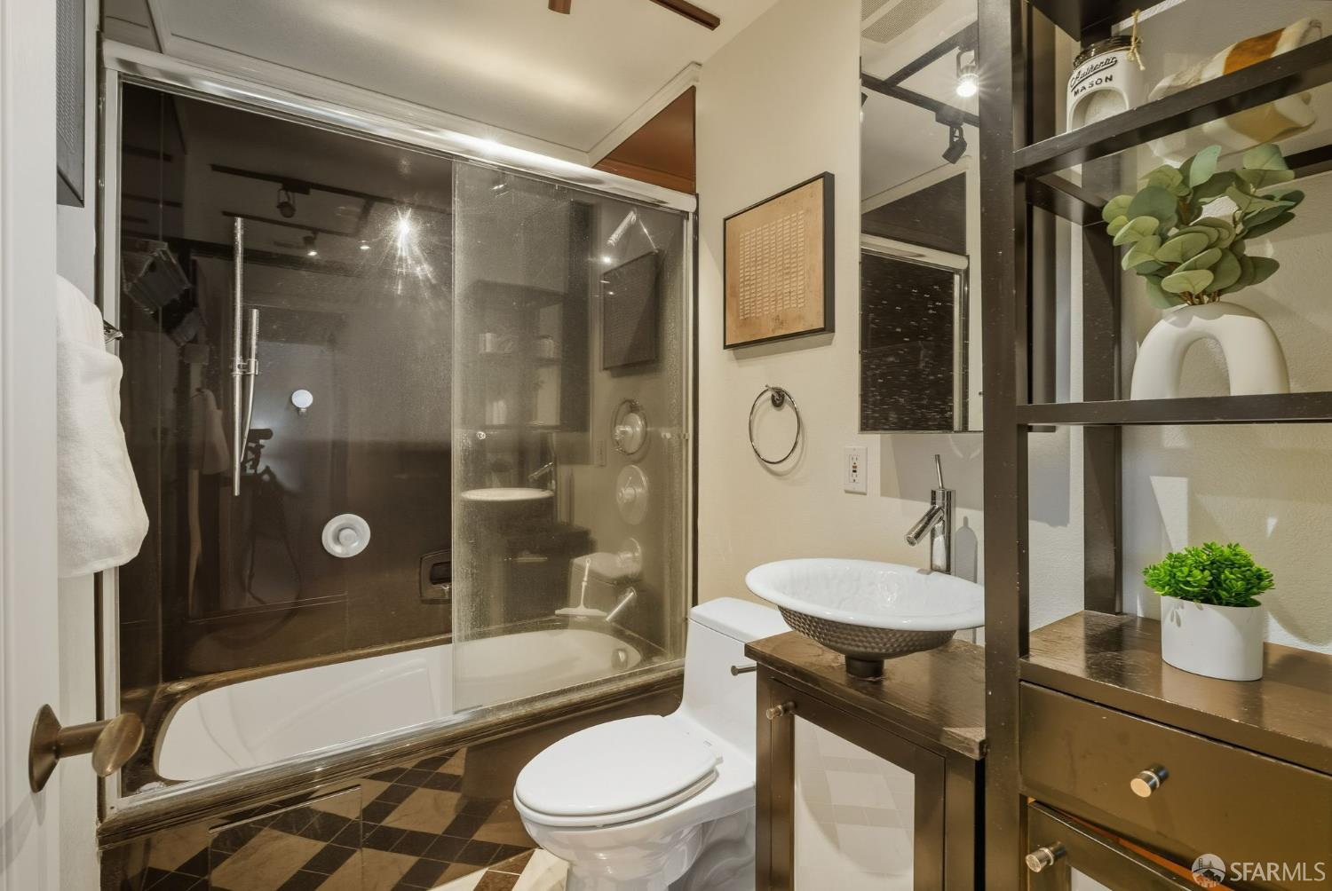 Detail Gallery Image 17 of 28 For 2026 Lynn Ave, Los Gatos,  CA 95032 - 3 Beds | 2/1 Baths