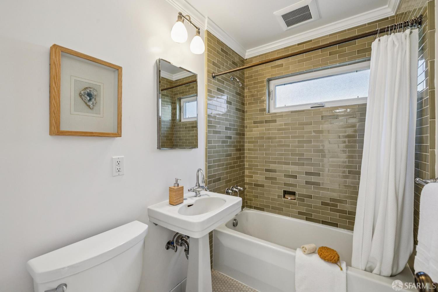 Detail Gallery Image 24 of 30 For 796 Alta Vista Dr, Pacifica,  CA 94044 - 3 Beds | 2 Baths