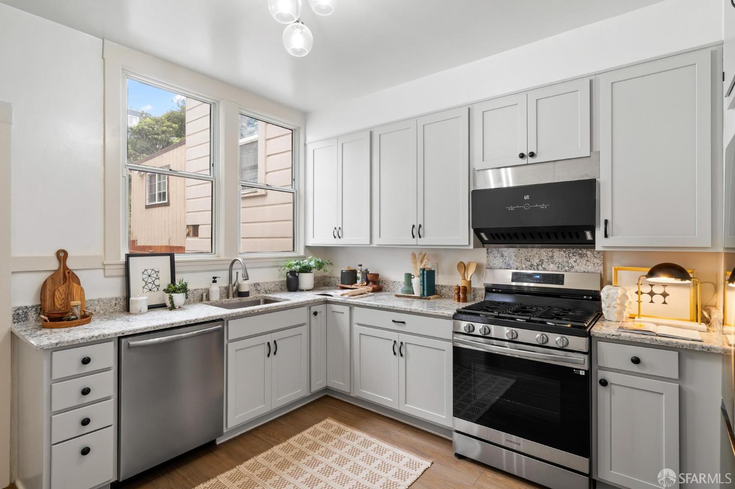 Detail Gallery Image 17 of 54 For 222 Monterey Blvd, San Francisco,  CA 94131 - 3 Beds | 2 Baths