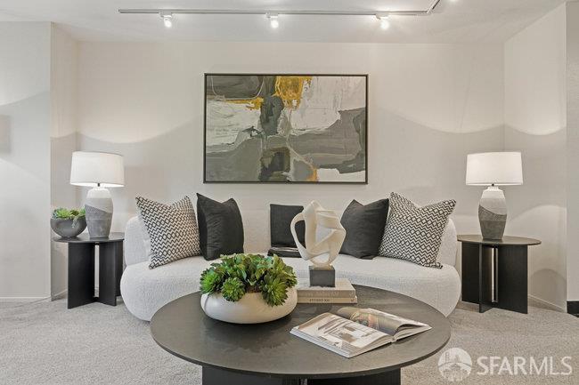 Photo #3: 425081787 Listing 