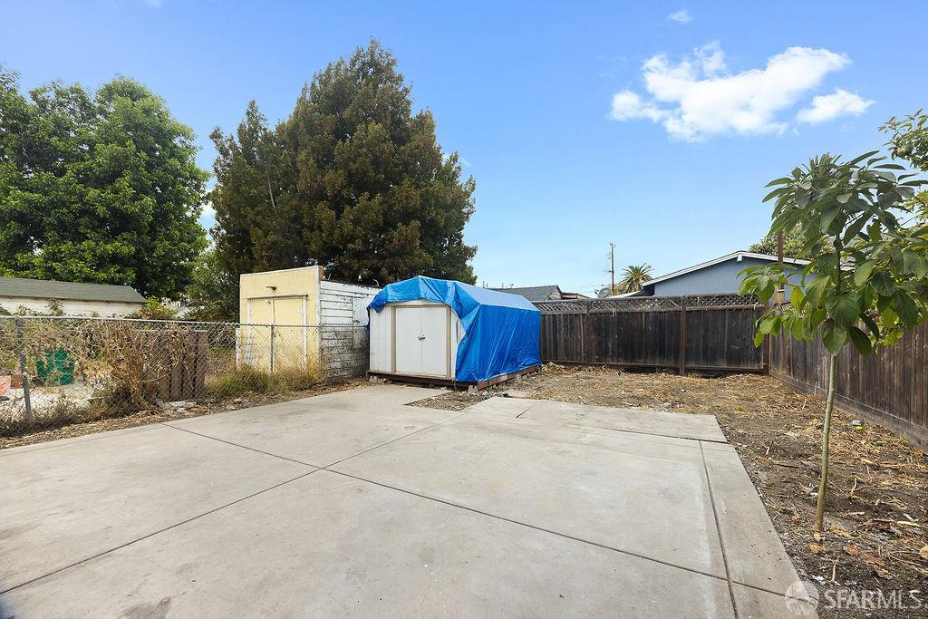 Detail Gallery Image 18 of 20 For 1279 79th Ave, Oakland,  CA 94621 - 3 Beds | 2 Baths