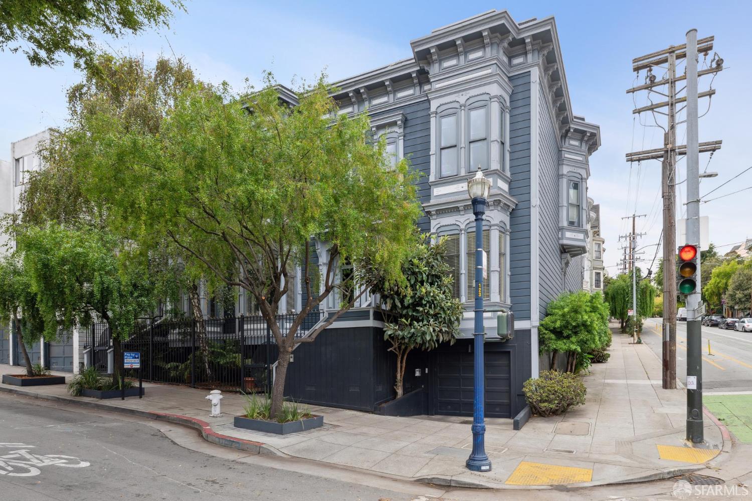 Photo #3: 425070477 Listing 