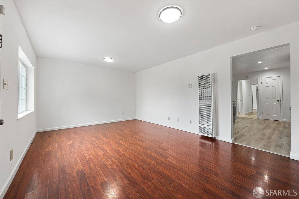 Detail Gallery Image 4 of 20 For 1279 79th Ave, Oakland,  CA 94621 - 3 Beds | 2 Baths