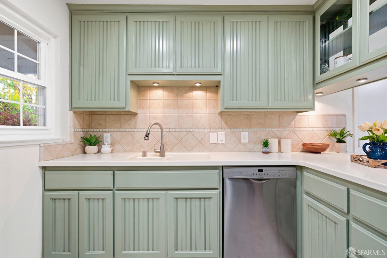 Detail Gallery Image 16 of 61 For 4843 Pepperwood Way, San Jose,  CA 95124 - 3 Beds | 2 Baths