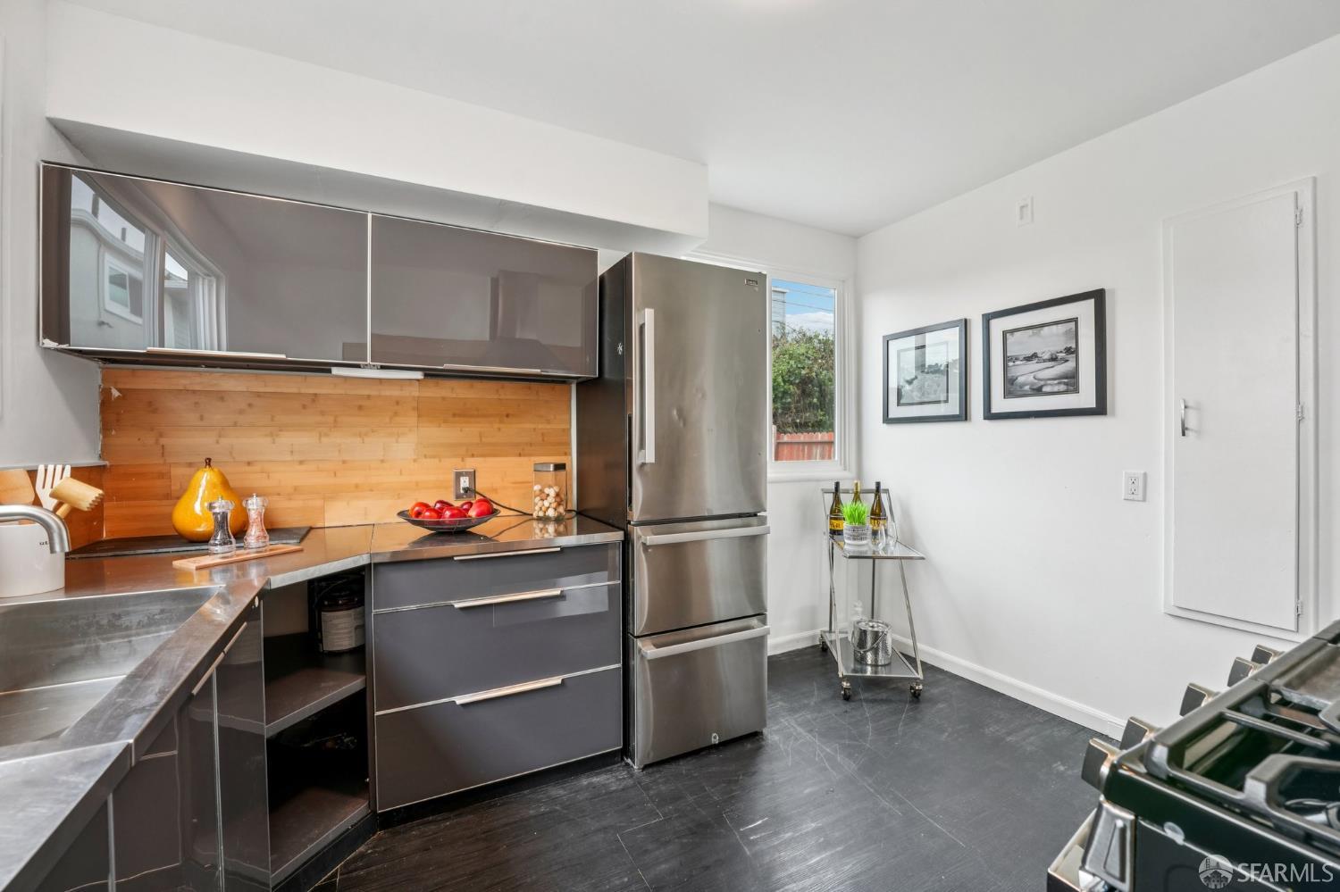 Detail Gallery Image 18 of 52 For 96 Belford Dr, Daly City,  CA 94015 - 3 Beds | 1/1 Baths