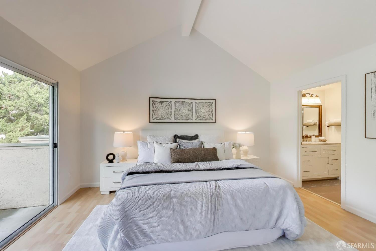 Detail Gallery Image 9 of 21 For 1077 Summerain Ct, San Jose,  CA 95122 - 1 Beds | 1/1 Baths