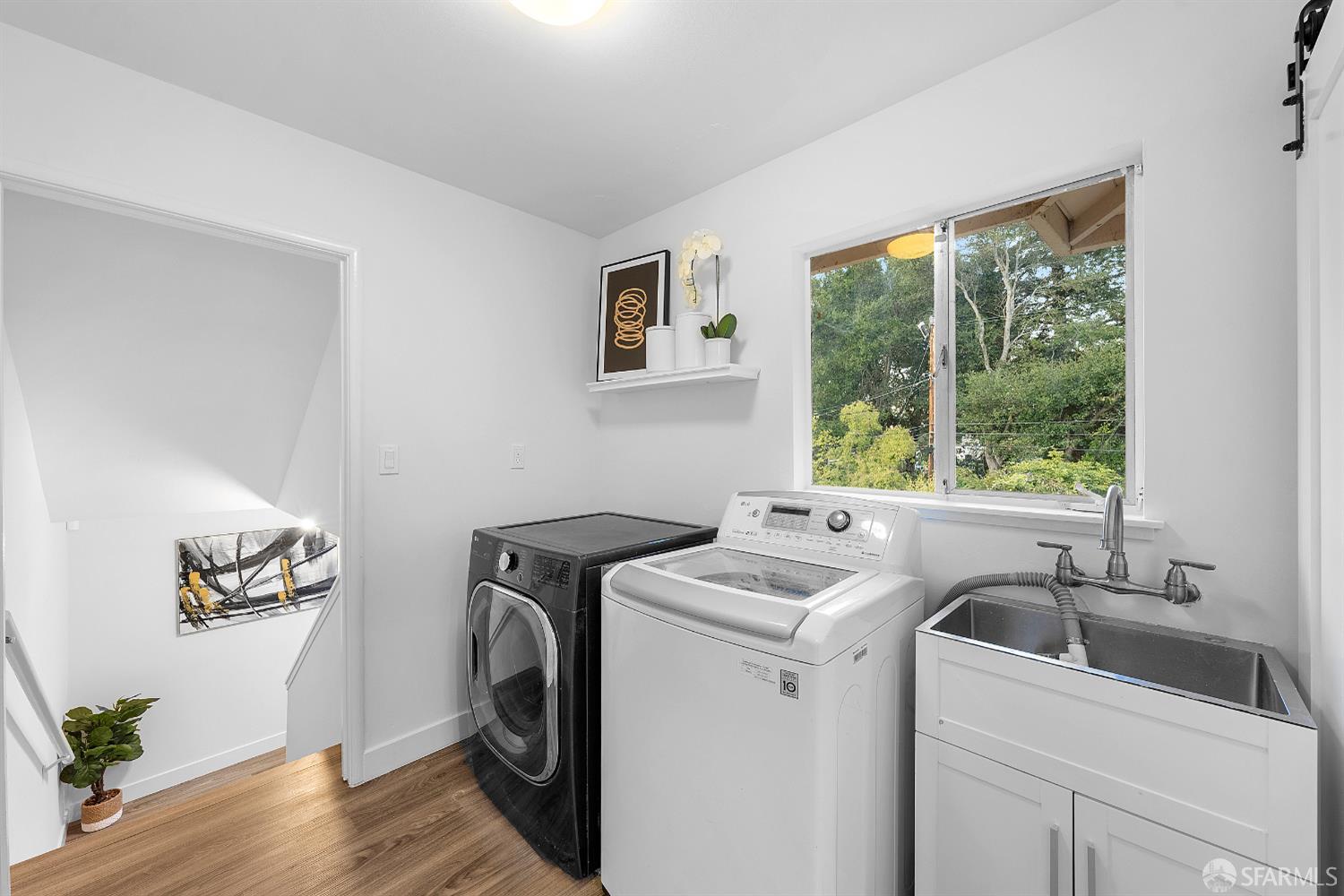 Detail Gallery Image 32 of 44 For 897 Parrott Dr, San Mateo,  CA 94402 - 3 Beds | 2/1 Baths