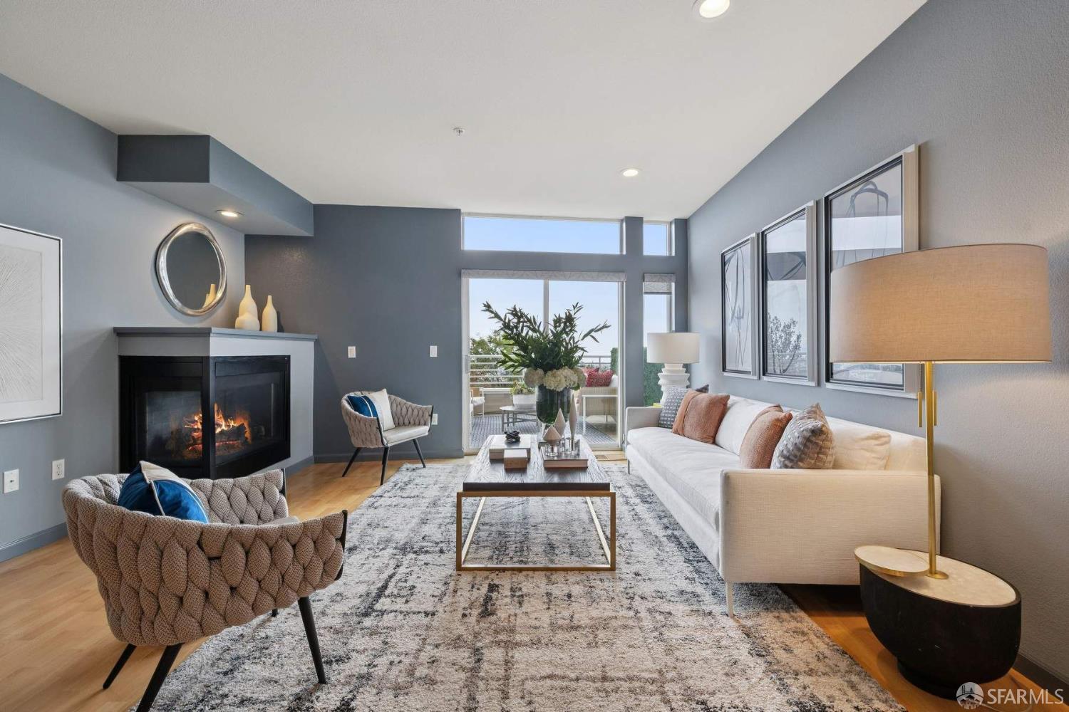 Photo #3: 425072709 Listing 