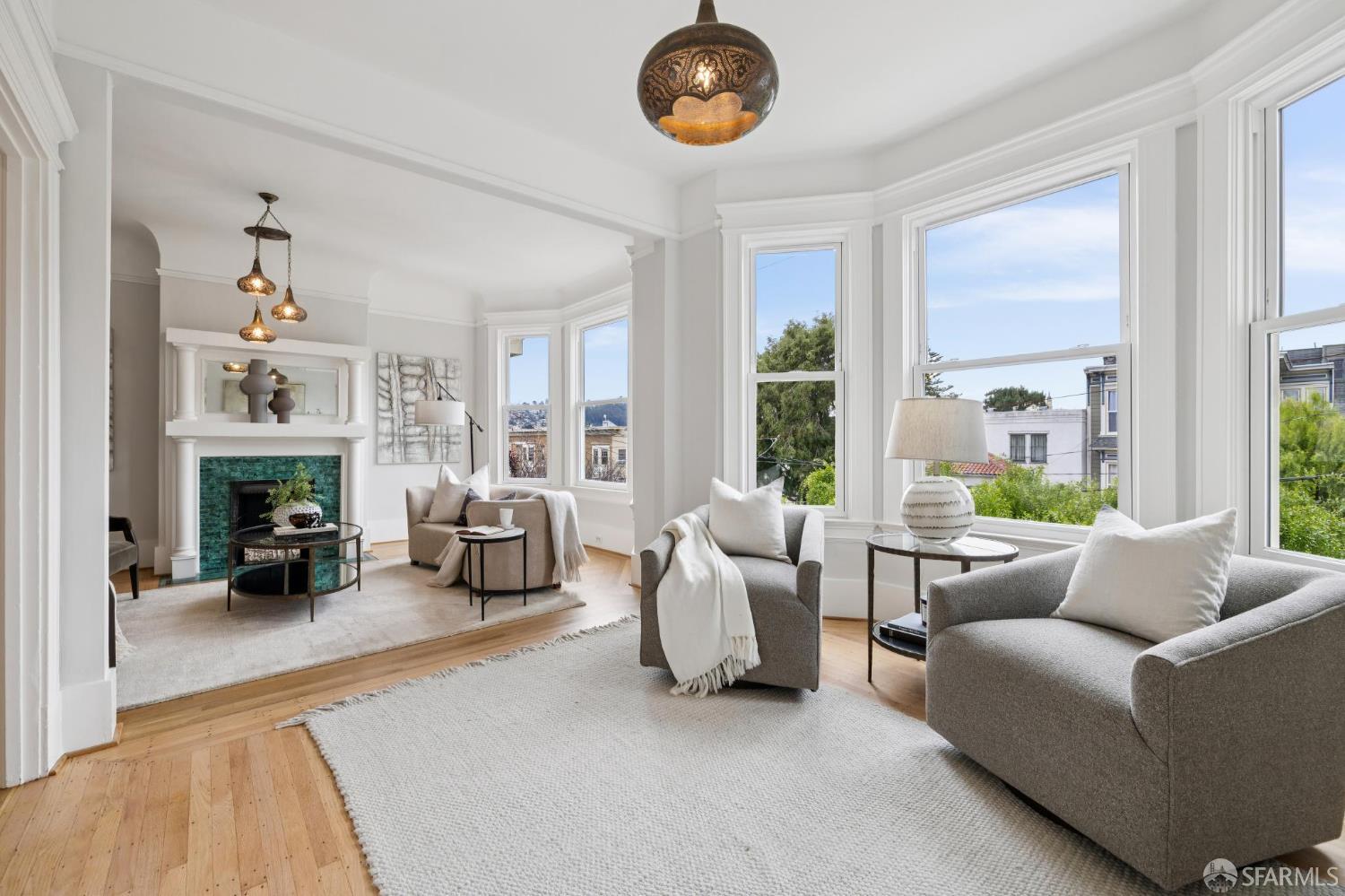 Photo #3: 425079945 Listing: Photo #3