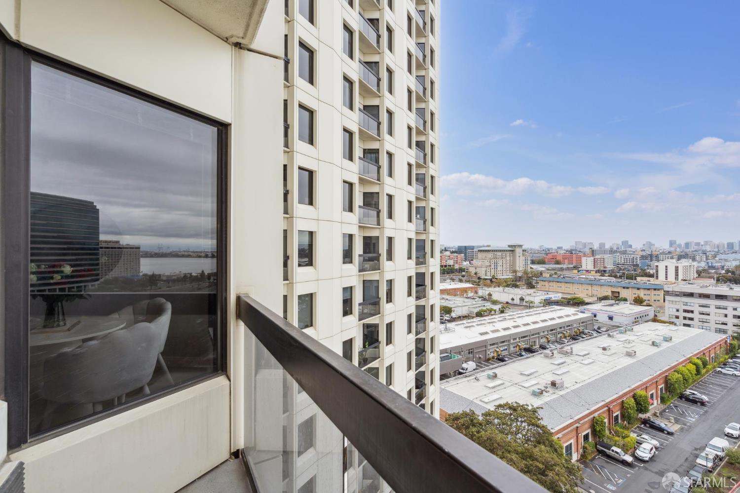 Detail Gallery Image 15 of 79 For 6363 Christie Ave #1203,  Emeryville,  CA 94608 - 1 Beds | 1 Baths