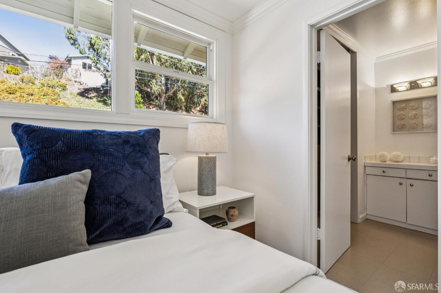 Detail Gallery Image 20 of 30 For 796 Alta Vista Dr, Pacifica,  CA 94044 - 3 Beds | 2 Baths