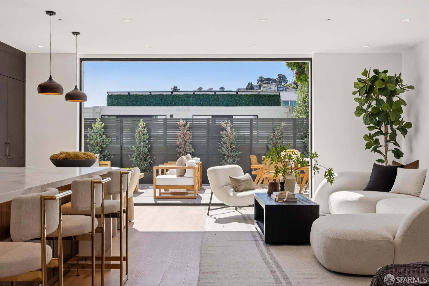 Photo #4: 425082049 Listing 