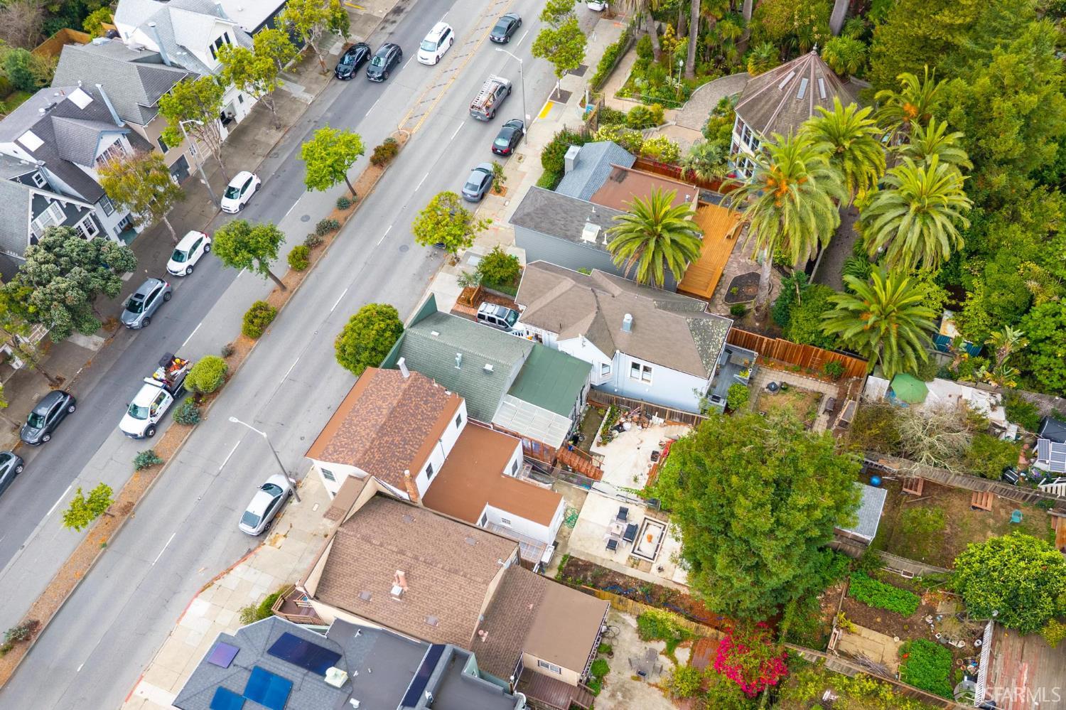 Detail Gallery Image 4 of 54 For 222 Monterey Blvd, San Francisco,  CA 94131 - 3 Beds | 2 Baths