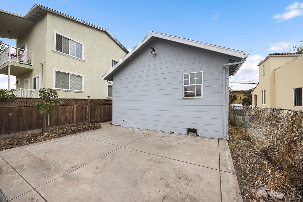 Detail Gallery Image 19 of 20 For 1279 79th Ave, Oakland,  CA 94621 - 3 Beds | 2 Baths